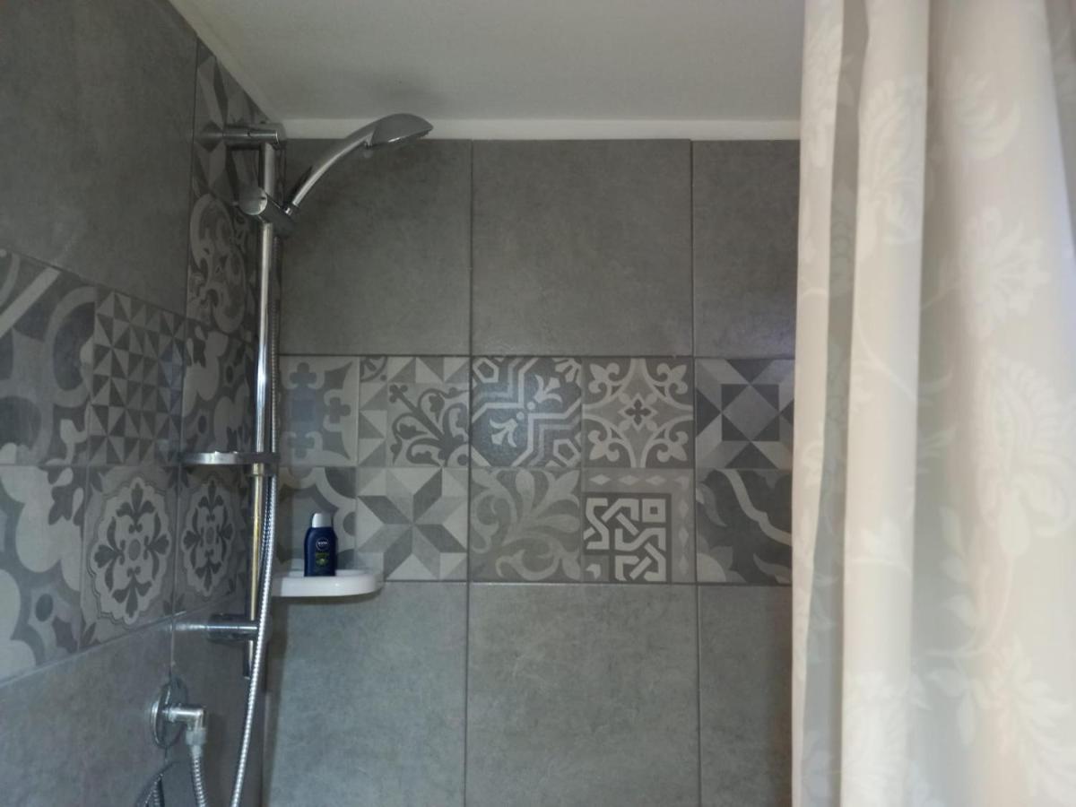 Room In Historical City Centre With Private Bathroom Катанія Екстер'єр фото
